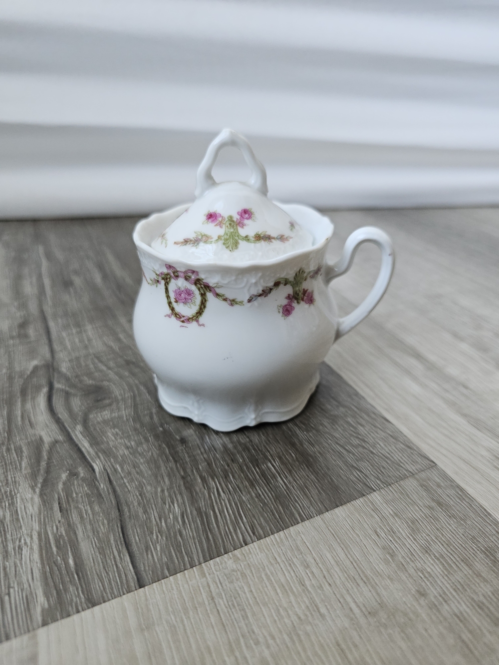 Porcelain Covered Sugar Bowl with Pink Rose Garland - Picture 3 of 16